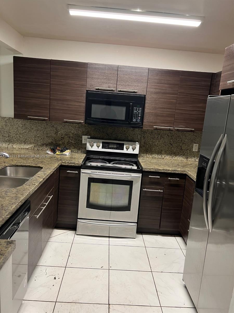 Property for Sale at 5955 Nw 25th Ct 208, Sunrise, Miami-Dade County, Florida - Bedrooms: 4 
Bathrooms: 3  - $219,950