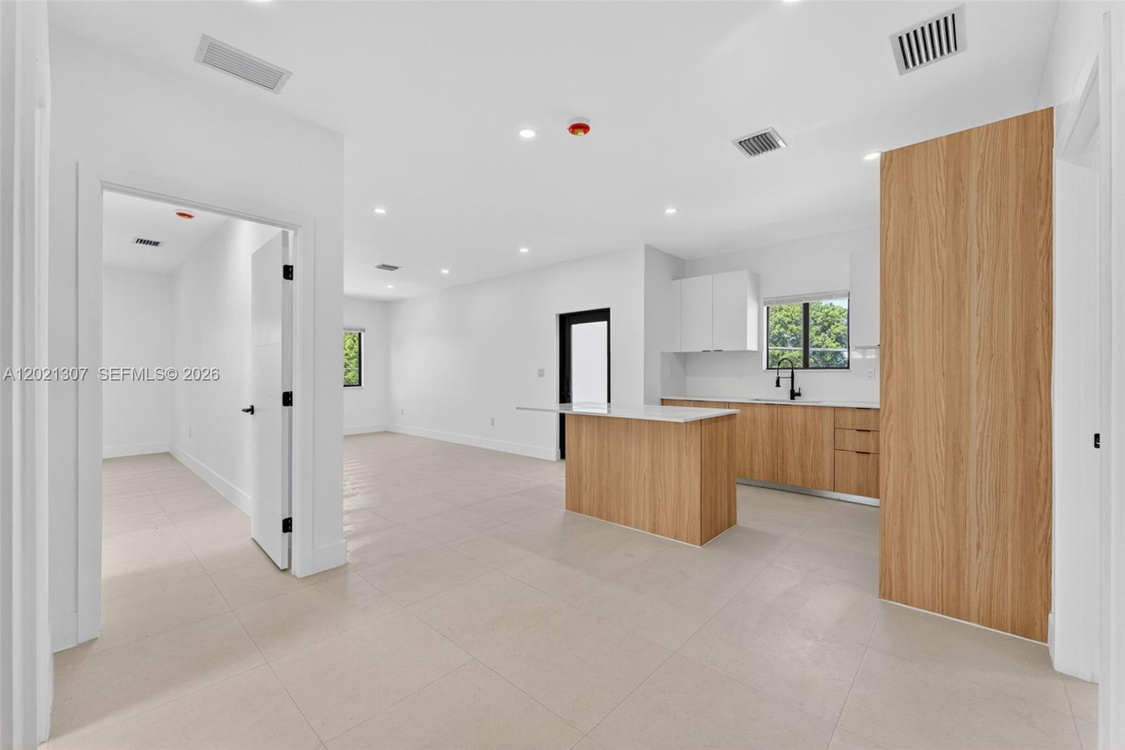 17TH AVE MANOR - Residential Income