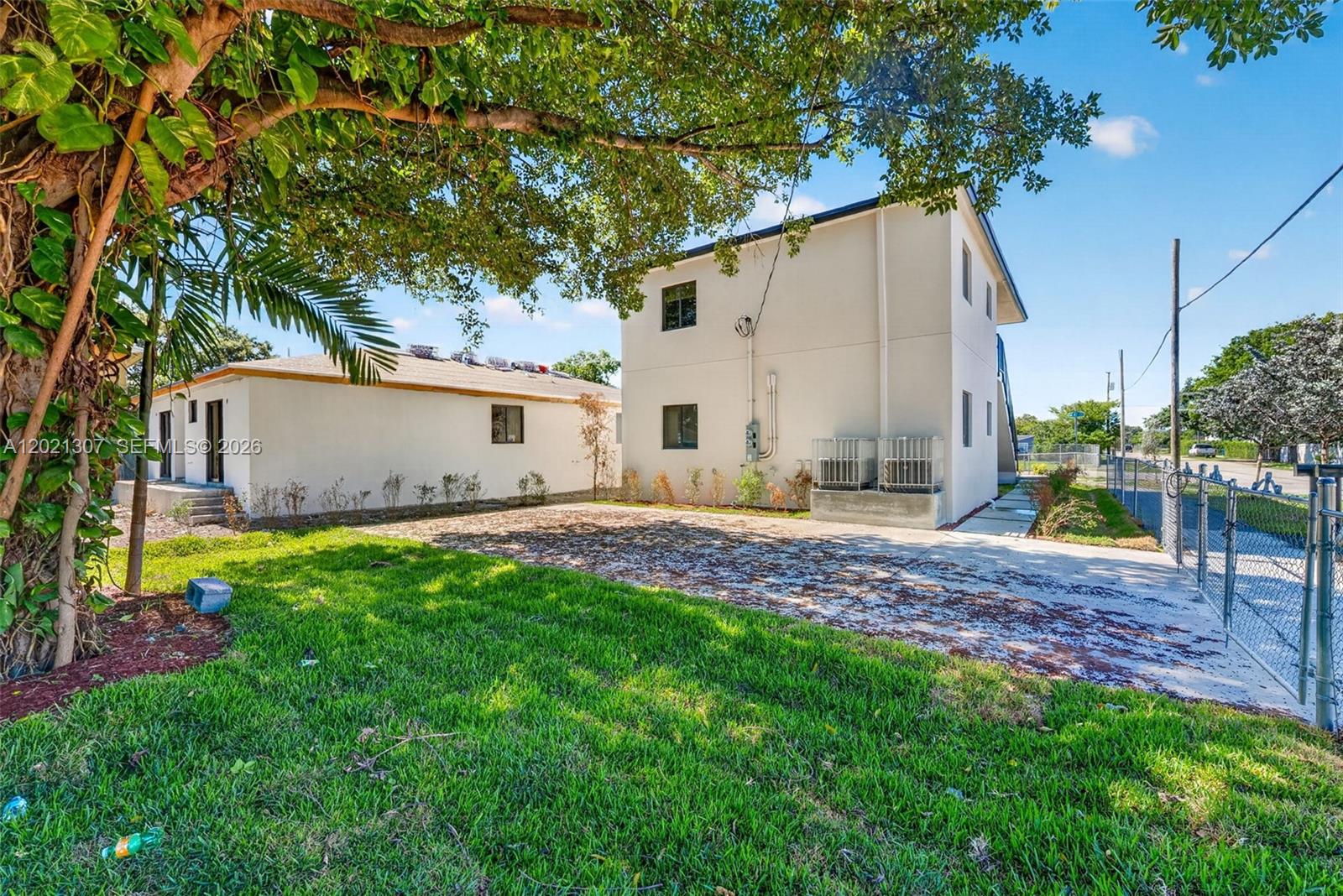 17TH AVE MANOR - Residential Income
