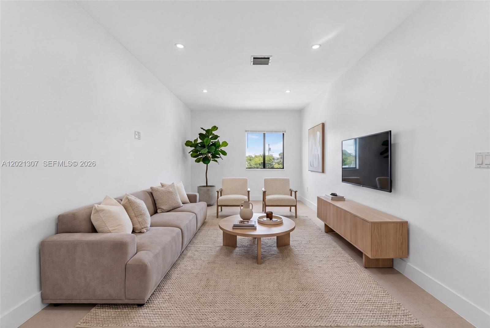 17TH AVE MANOR - Residential Income