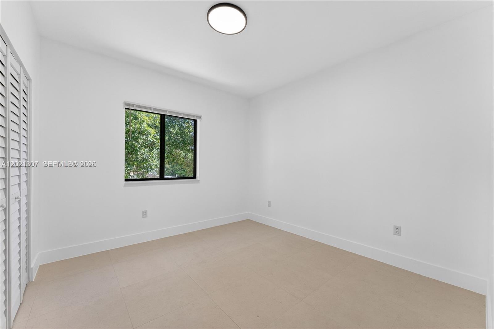 17TH AVE MANOR - Residential Income