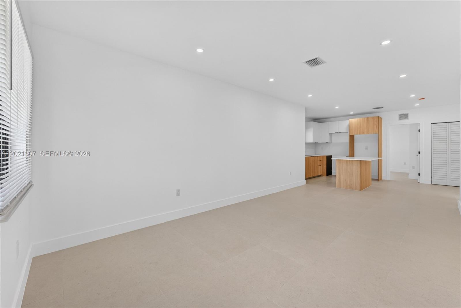 17TH AVE MANOR - Residential Income