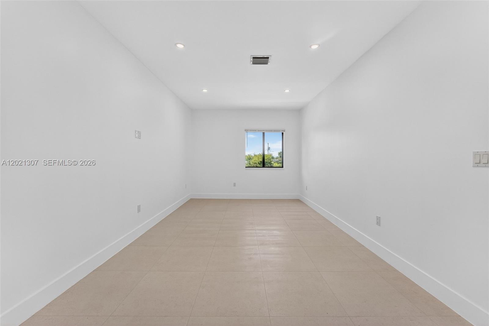 17TH AVE MANOR - Residential Income