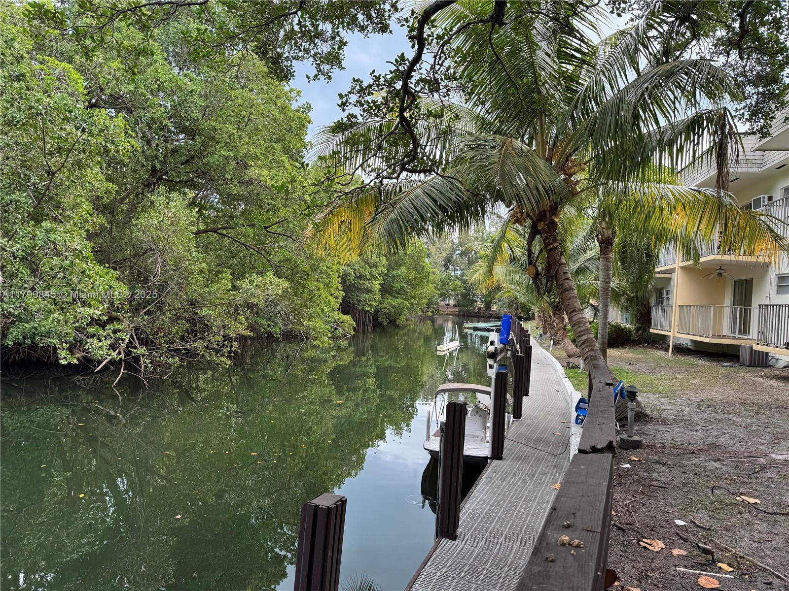 1860 Venice Park Dr 101, North Miami, Miami-Dade County, Florida - 1 Bedrooms  
1 Bathrooms - 