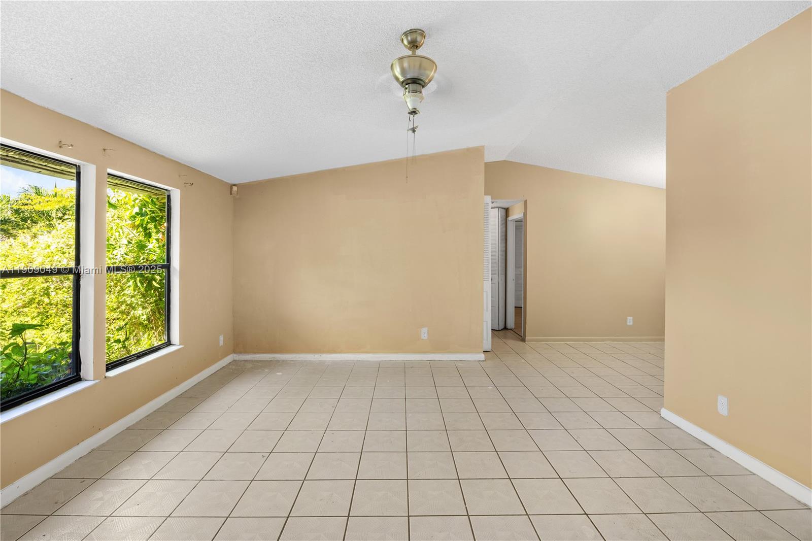 CRESTWOOD SUB UNIT 2 - Residential