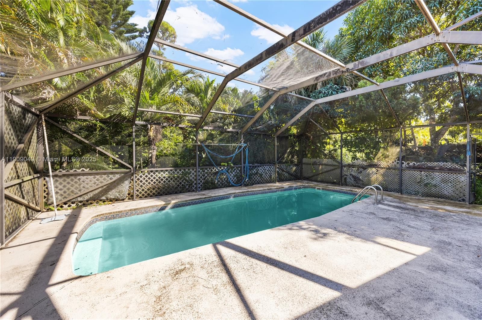 CRESTWOOD SUB UNIT 2 - Residential