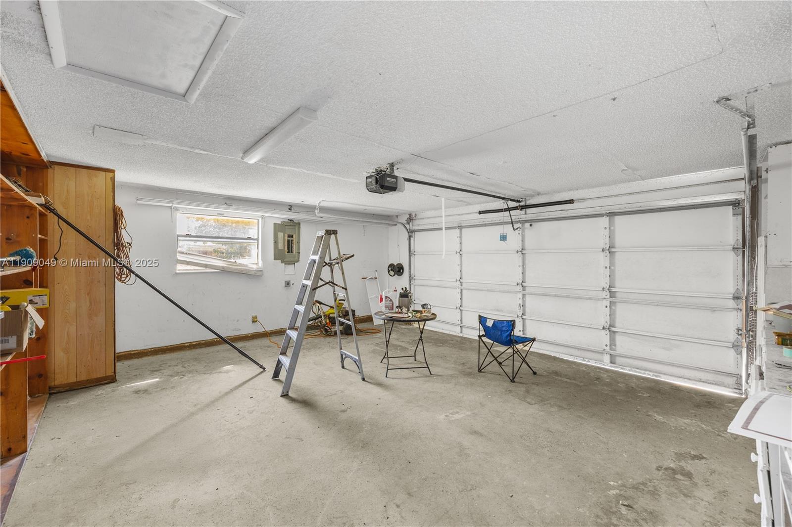 CRESTWOOD SUB UNIT 2 - Residential