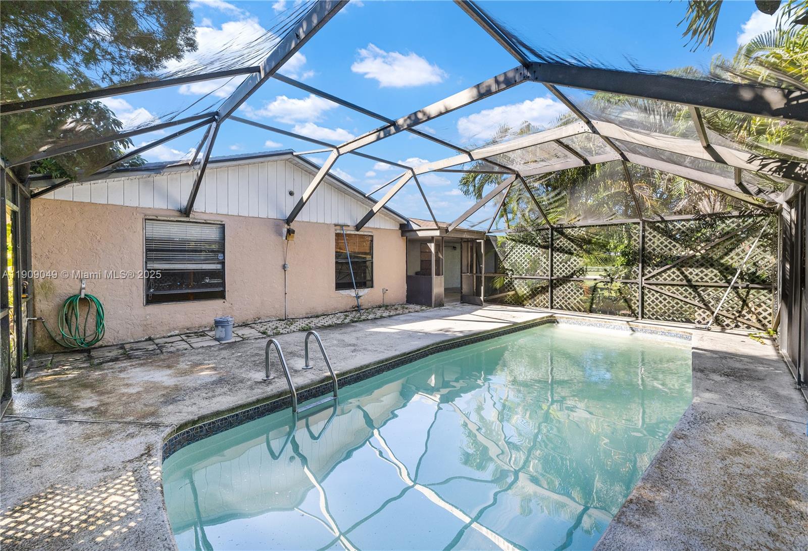 CRESTWOOD SUB UNIT 2 - Residential