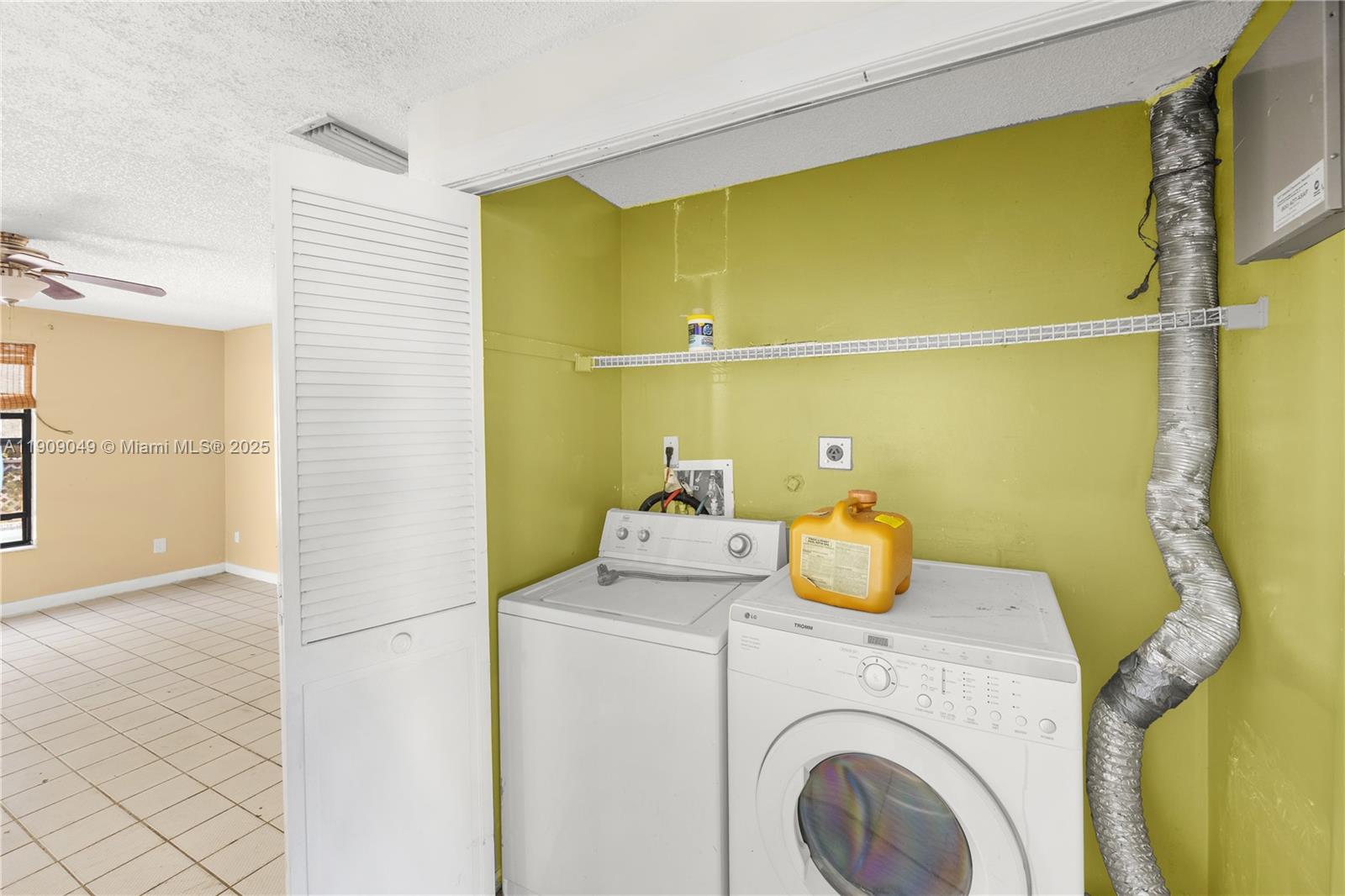 CRESTWOOD SUB UNIT 2 - Residential