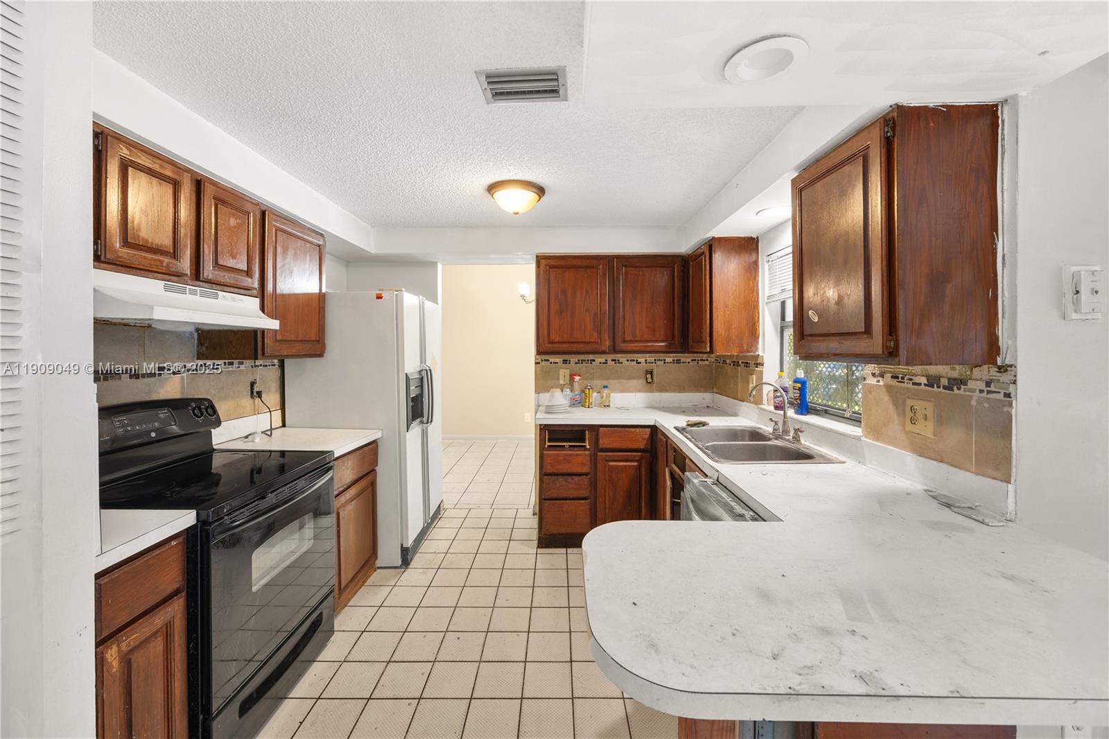 CRESTWOOD SUB UNIT 2 - Residential