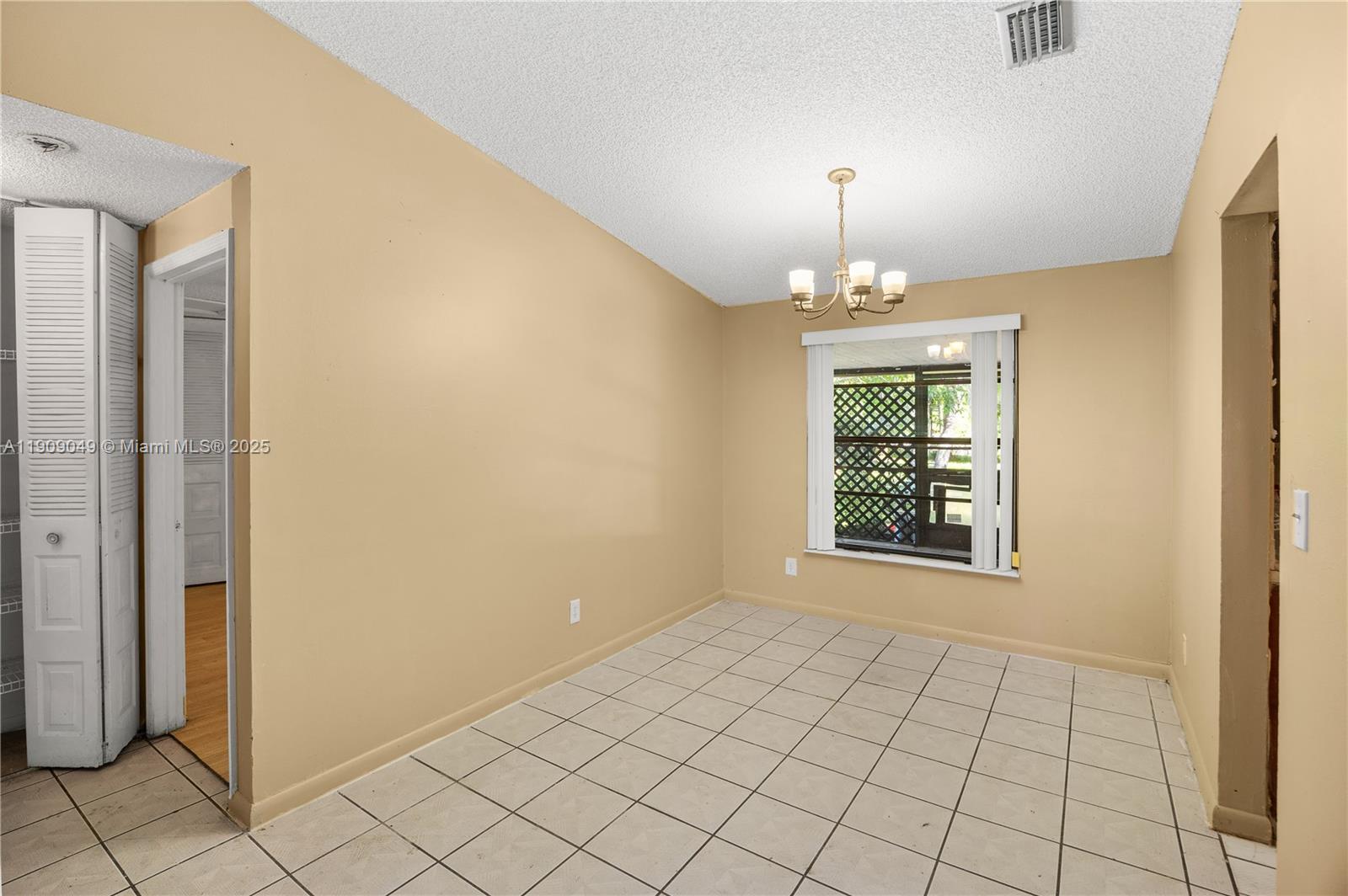 CRESTWOOD SUB UNIT 2 - Residential