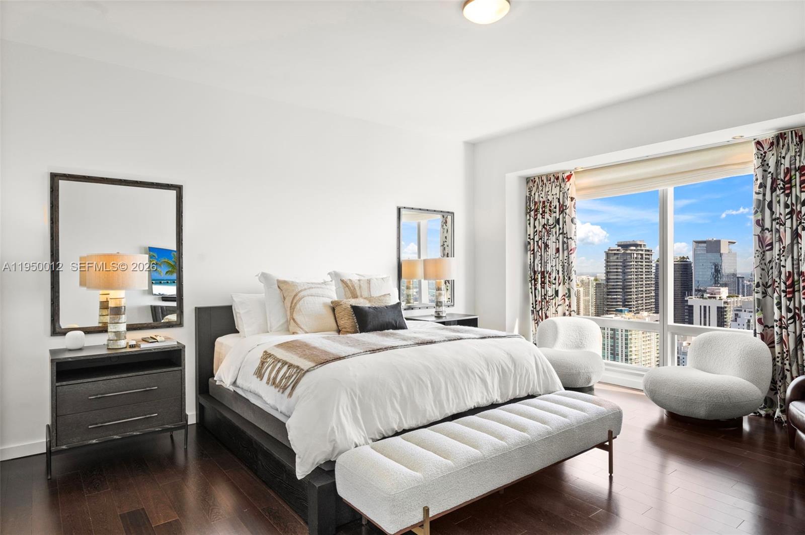 FOUR SEASONS RESIDENCES - Residential