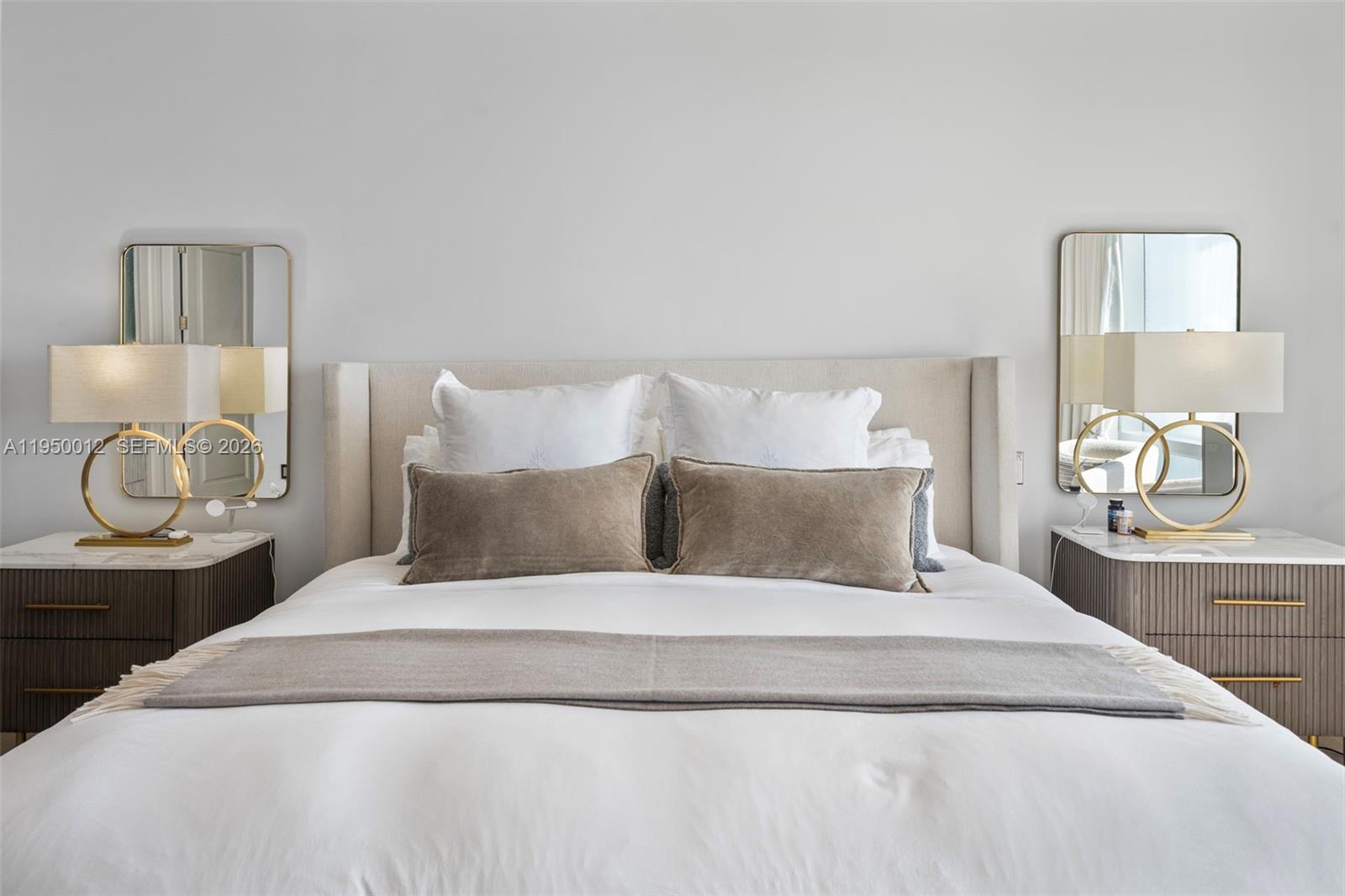 FOUR SEASONS RESIDENCES - Residential