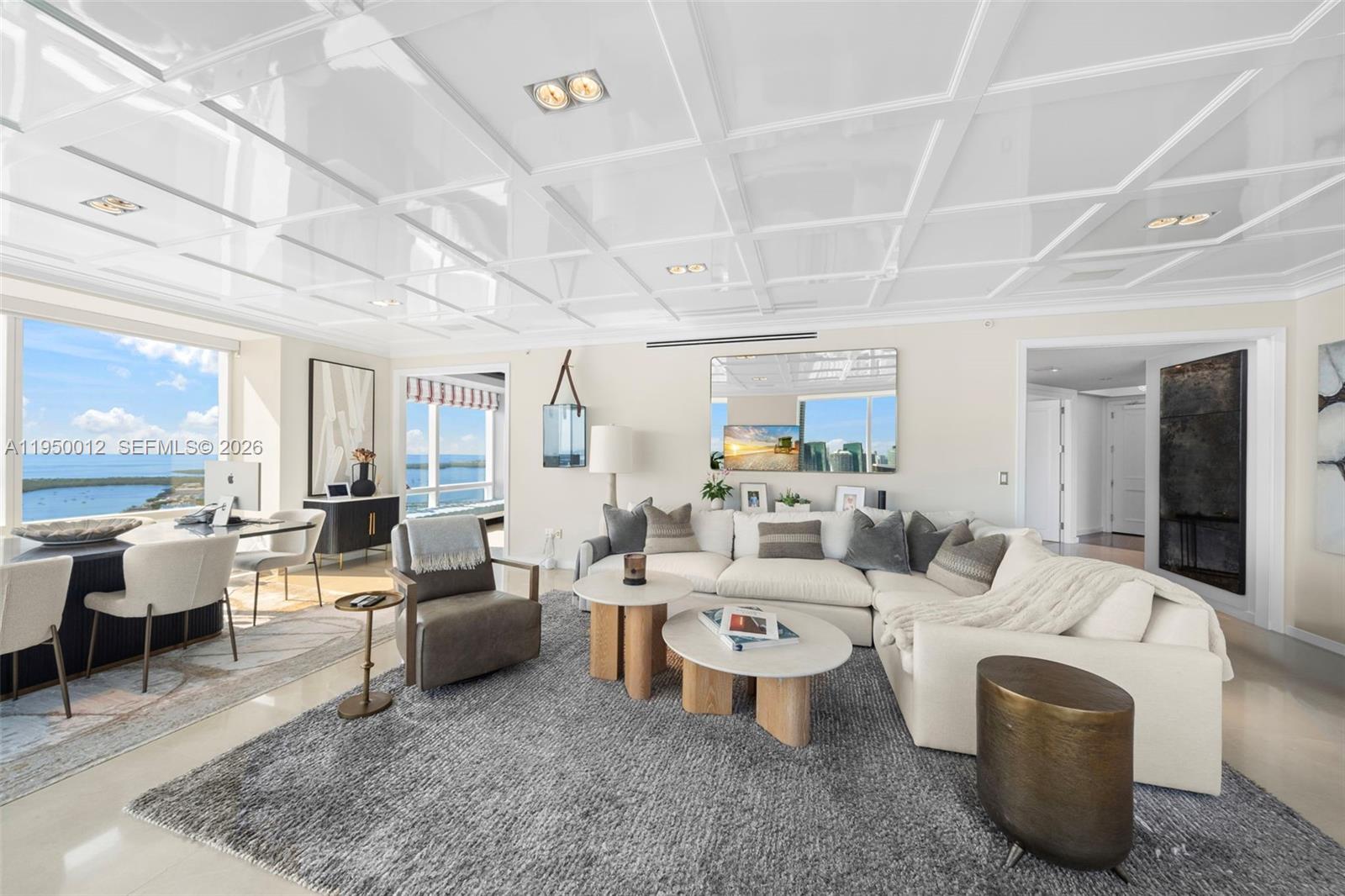 FOUR SEASONS RESIDENCES - Residential