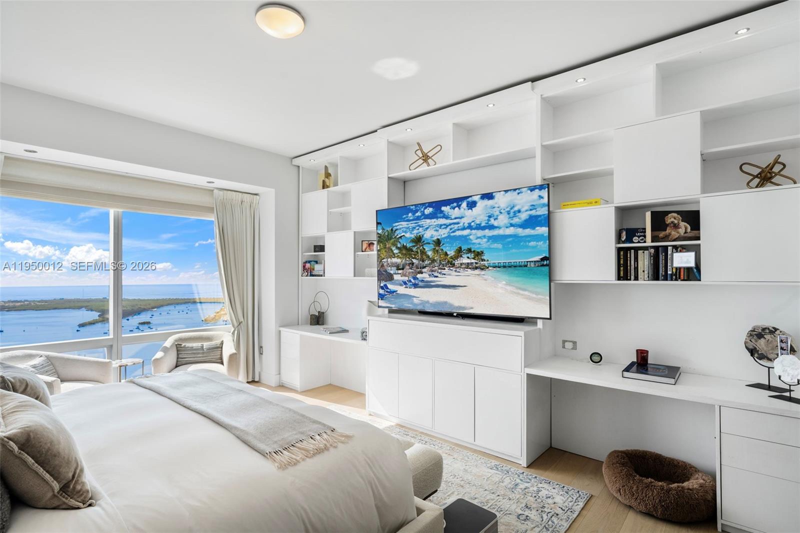 FOUR SEASONS RESIDENCES - Residential