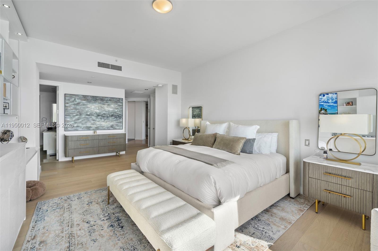 FOUR SEASONS RESIDENCES - Residential