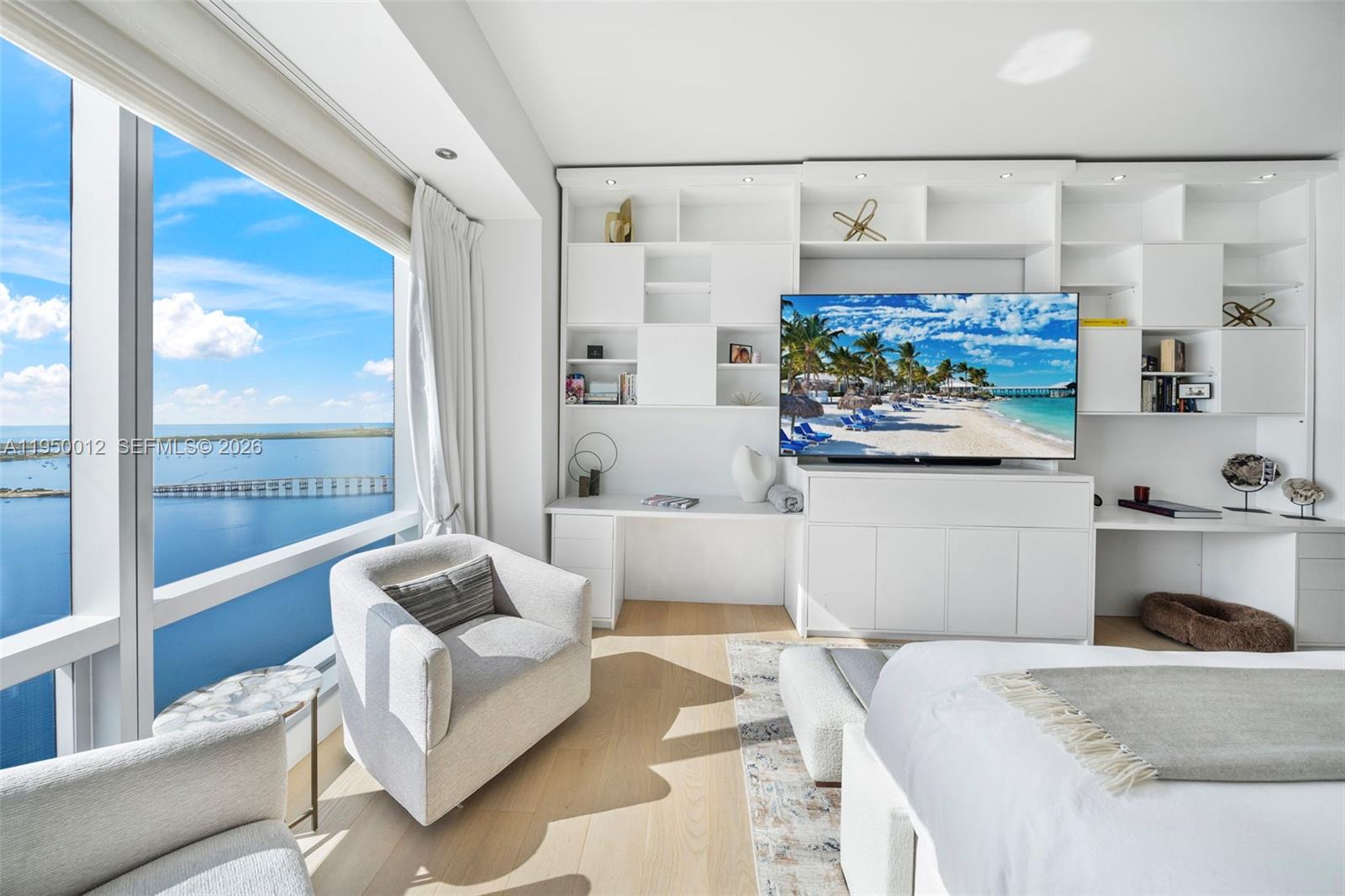 FOUR SEASONS RESIDENCES - Residential