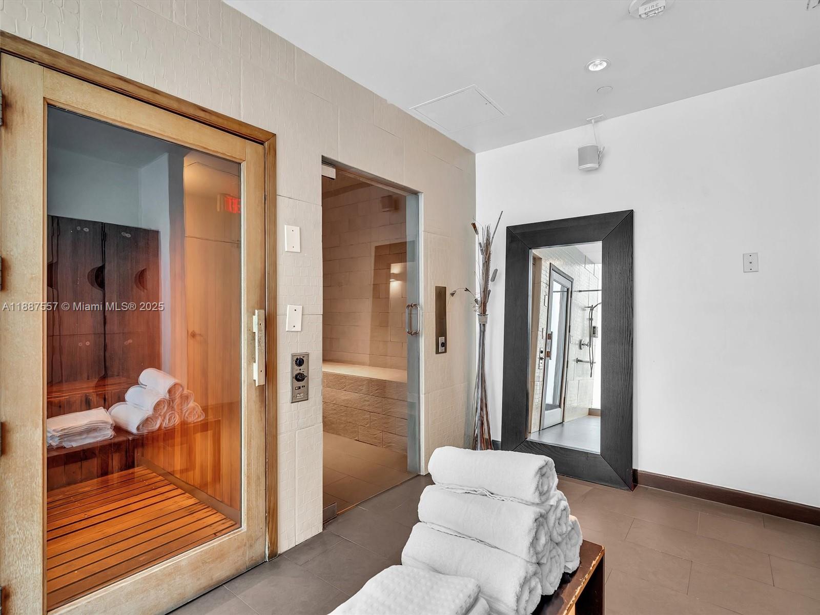 SOLE CONDO - Residential