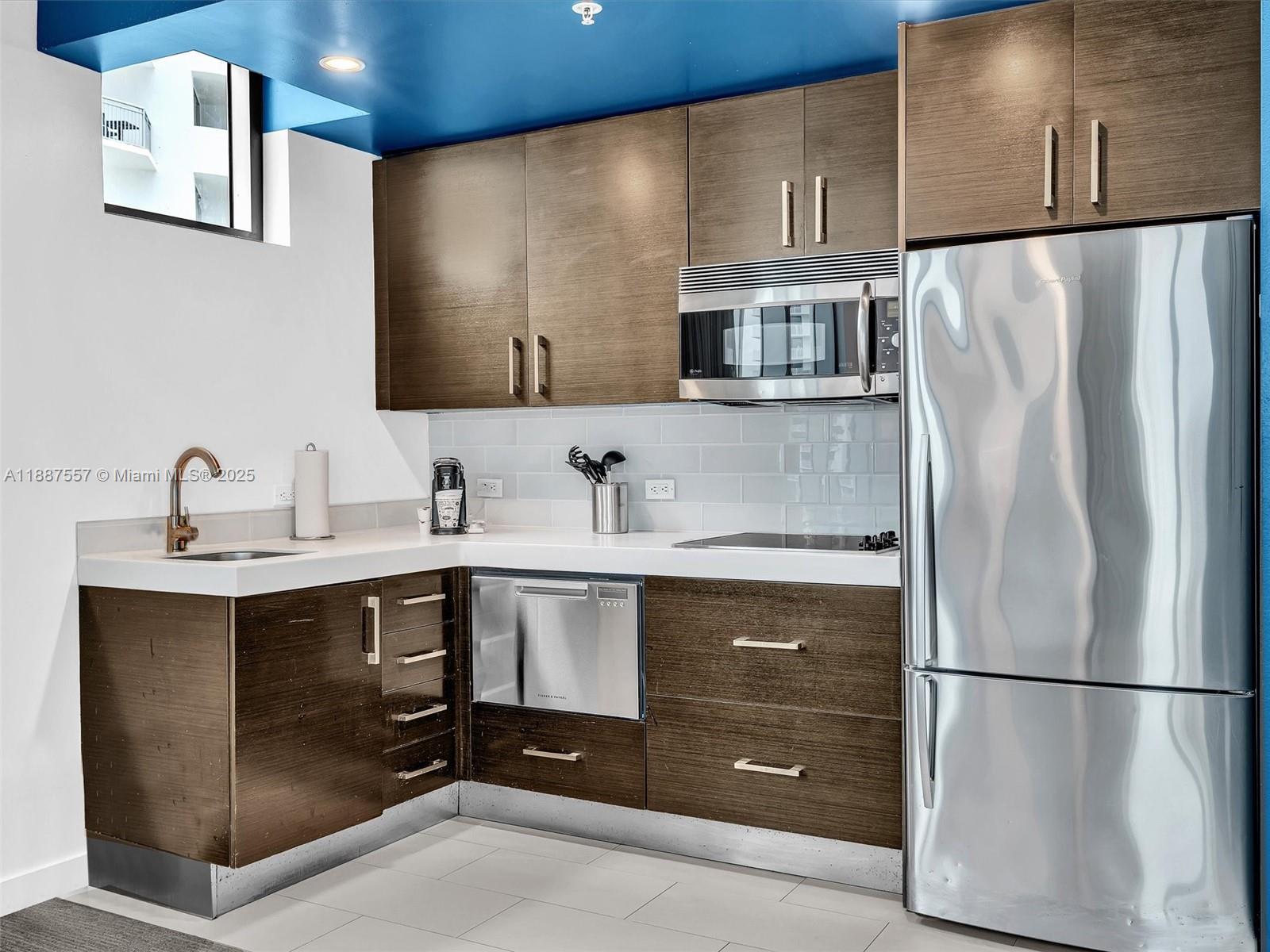 SOLE CONDO - Residential