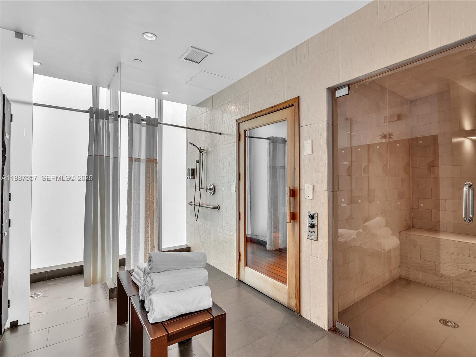 SOLE CONDO - Residential