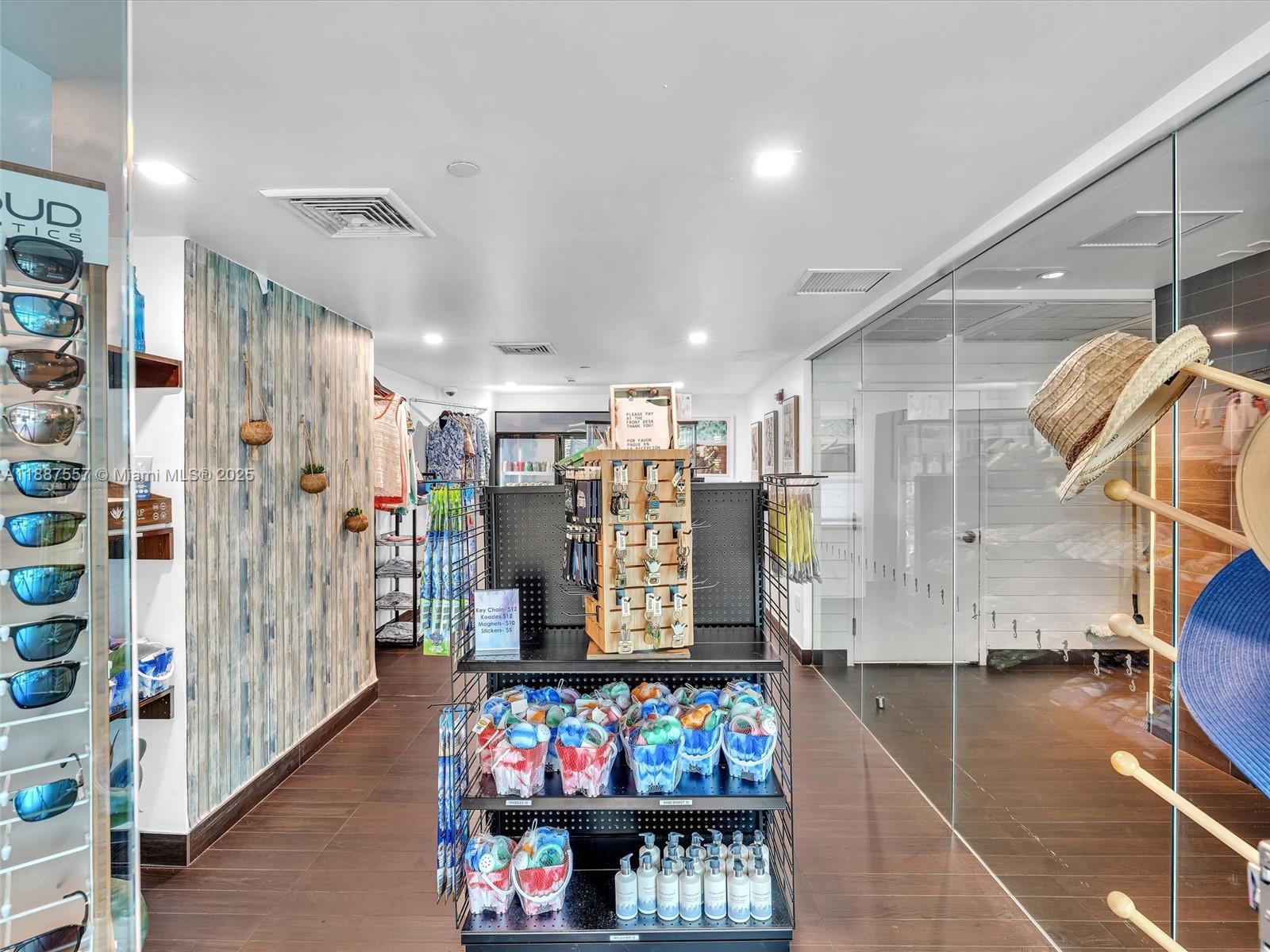 SOLE CONDO - Residential