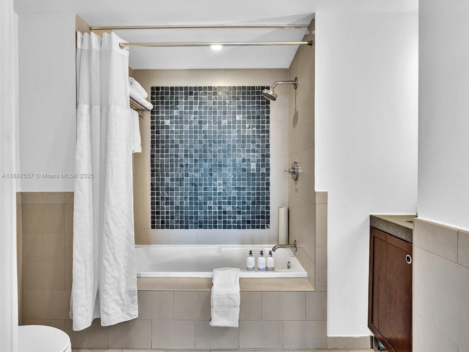 SOLE CONDO - Residential