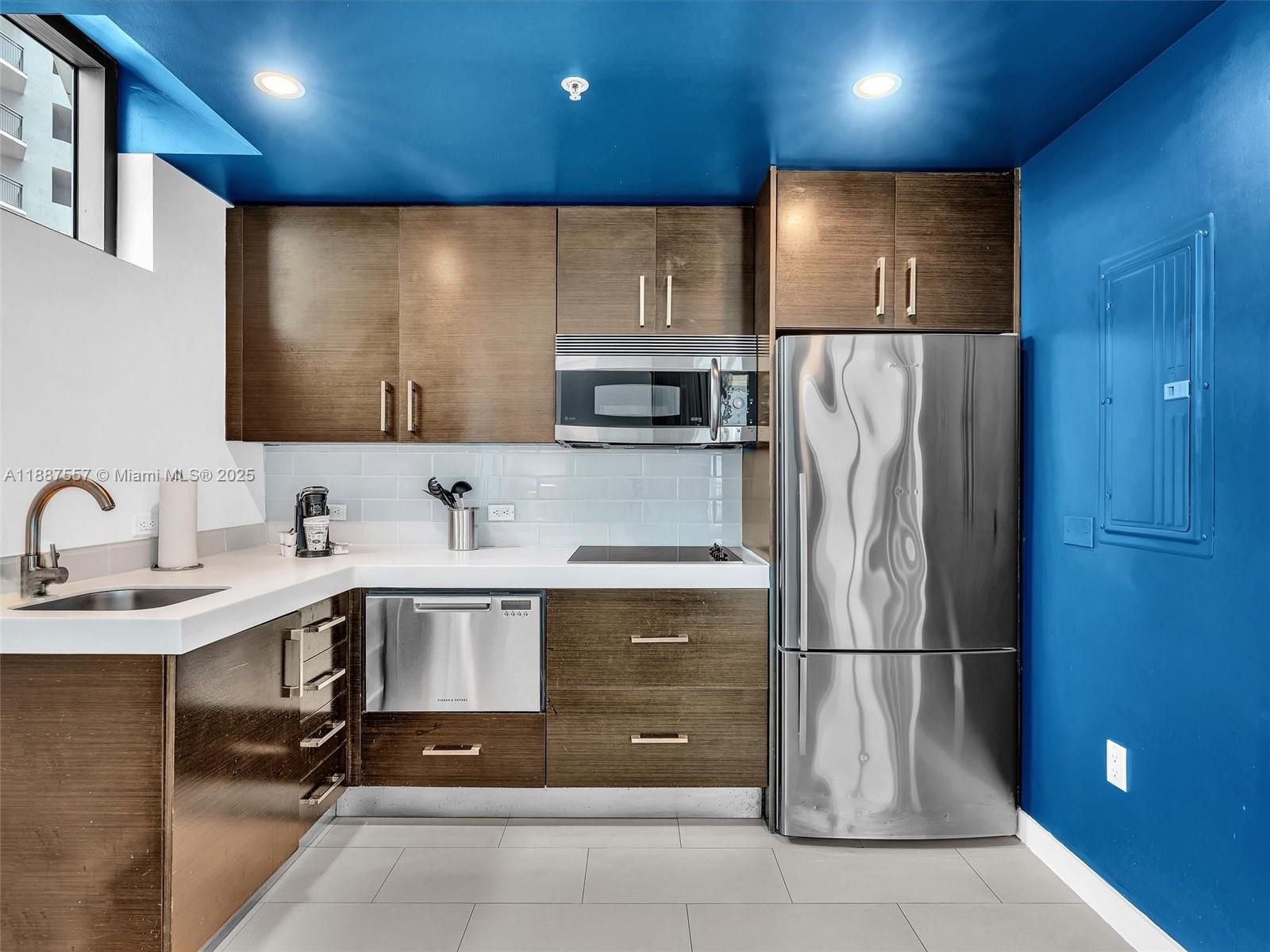 SOLE CONDO - Residential