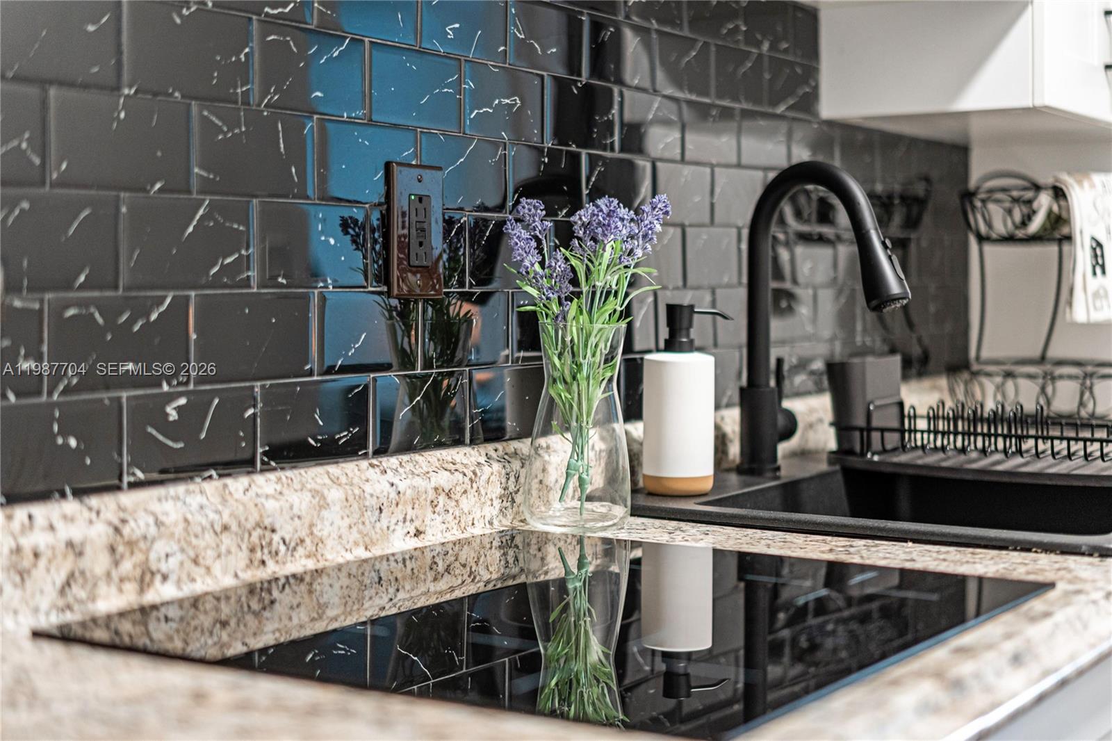 THE DECOPLAGE CONDO - Residential Lease