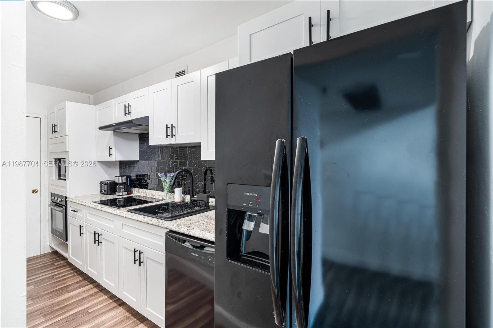 THE DECOPLAGE CONDO - Residential Lease