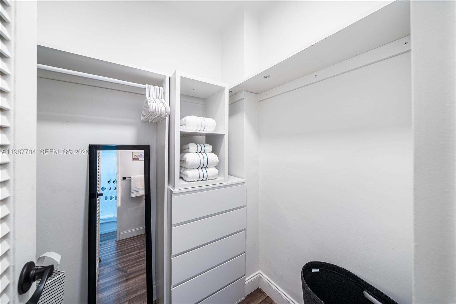 THE DECOPLAGE CONDO - Residential Lease