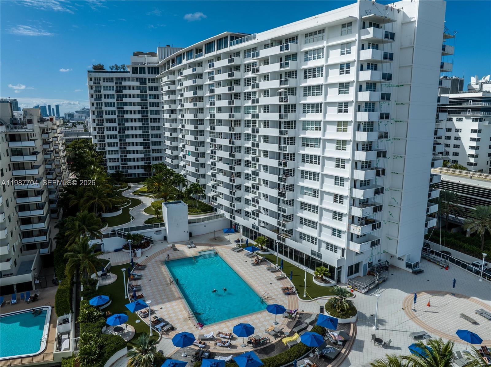 THE DECOPLAGE CONDO - Residential Lease