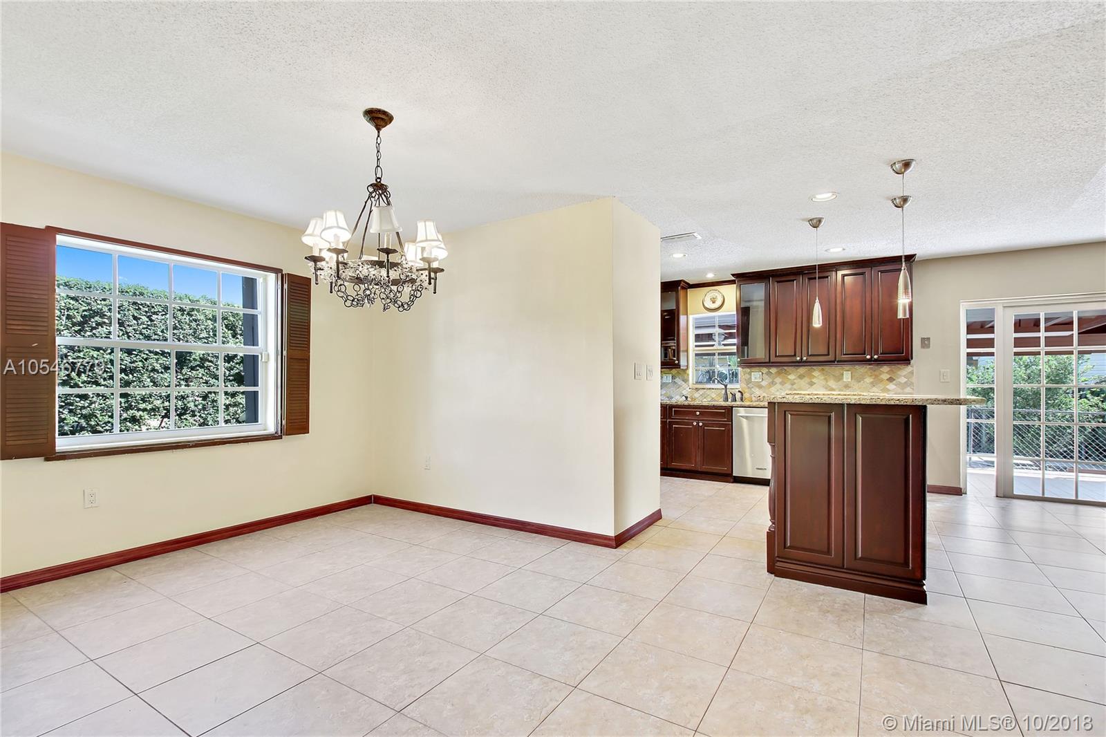 INTERNATIONAL GARDENS SEC - Residential