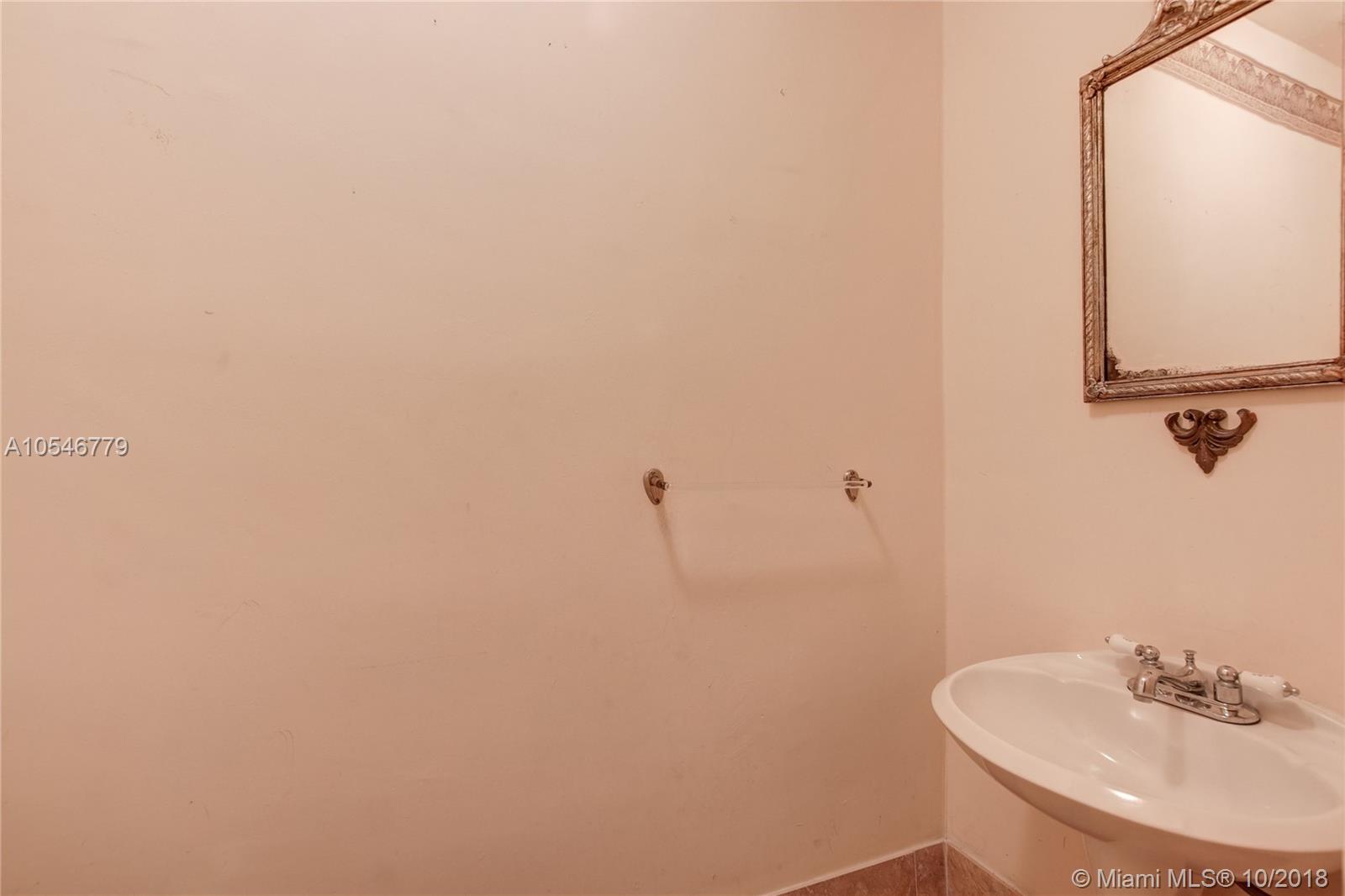 INTERNATIONAL GARDENS SEC - Residential