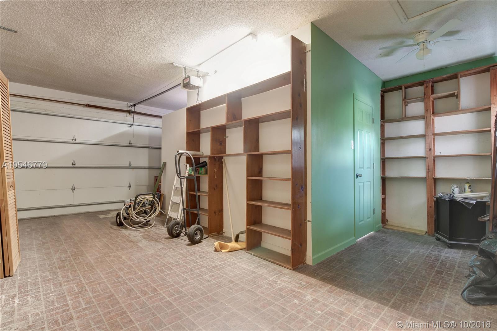 INTERNATIONAL GARDENS SEC - Residential