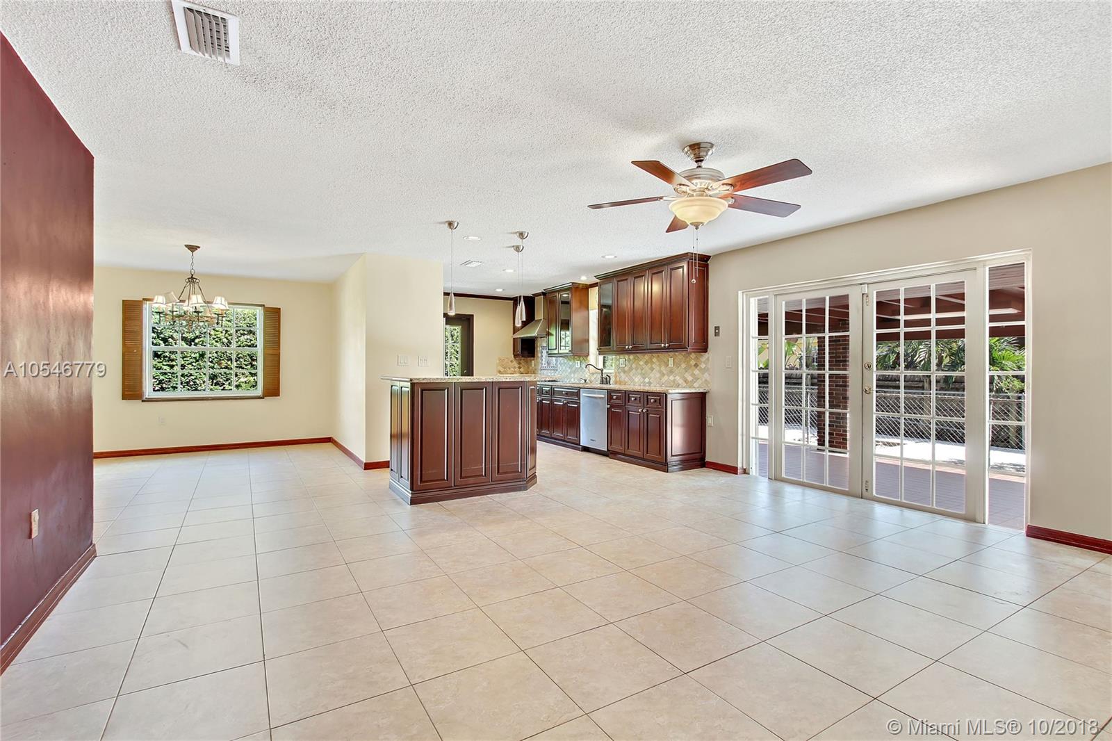 INTERNATIONAL GARDENS SEC - Residential