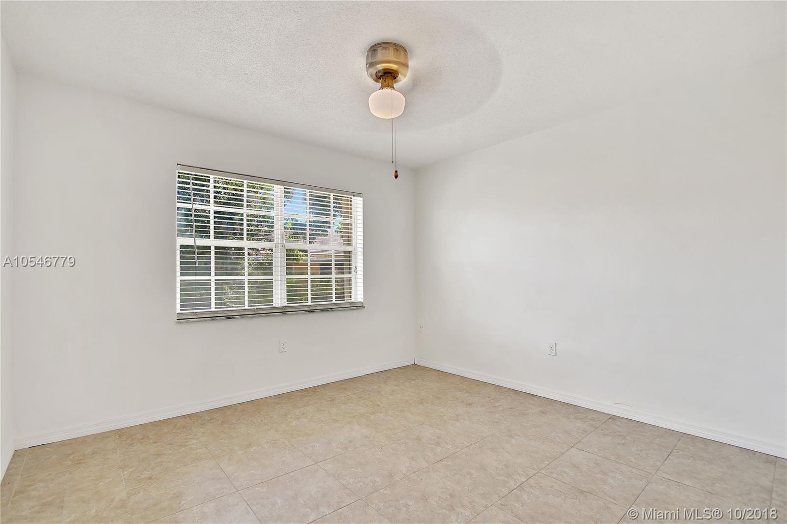 INTERNATIONAL GARDENS SEC - Residential