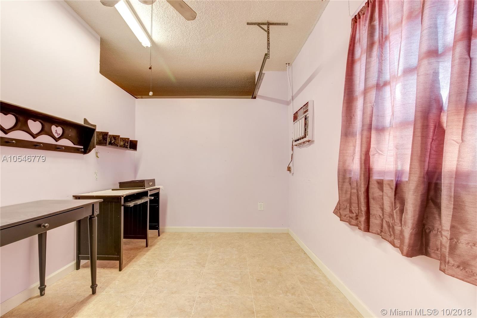 INTERNATIONAL GARDENS SEC - Residential