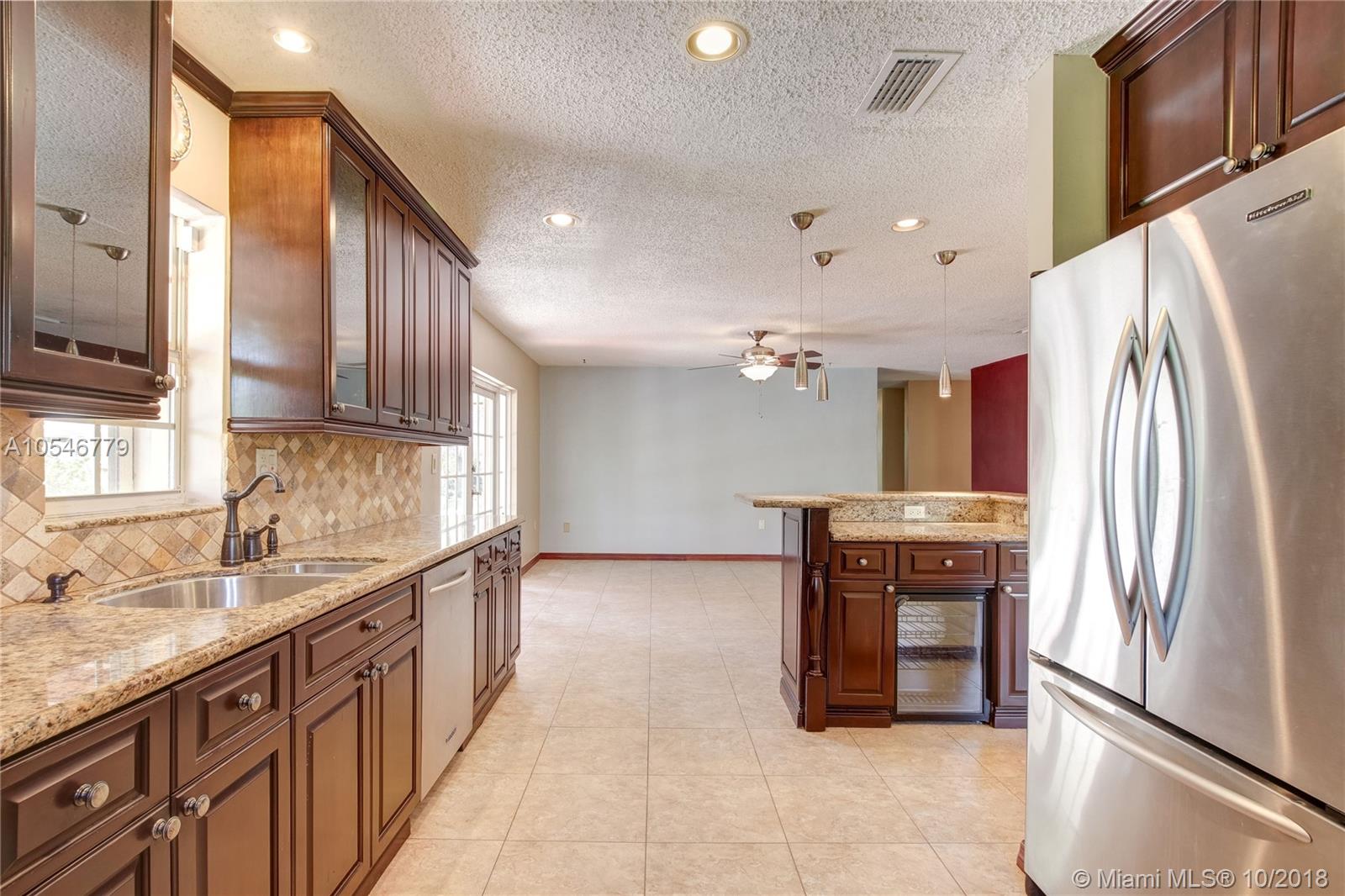 INTERNATIONAL GARDENS SEC - Residential