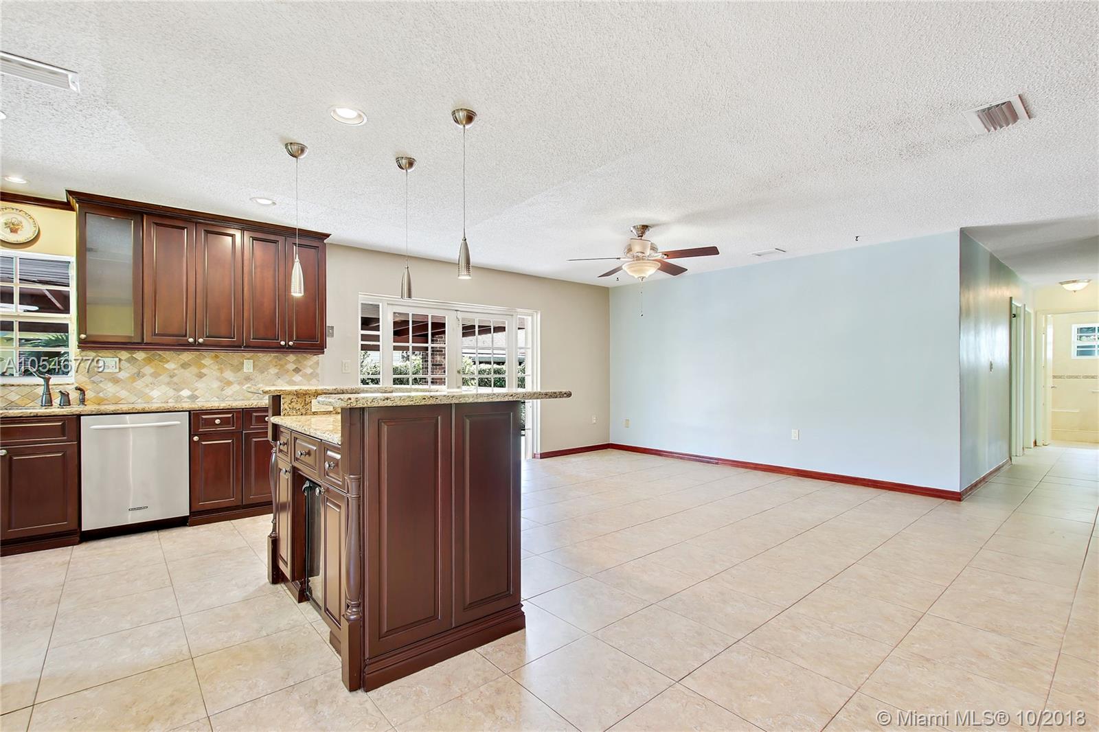 INTERNATIONAL GARDENS SEC - Residential