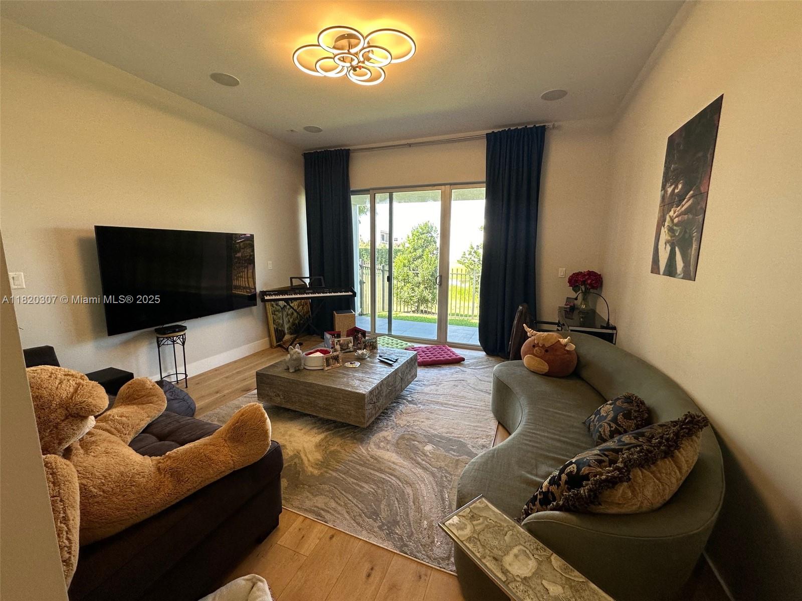 WESTON ESTATES - Residential