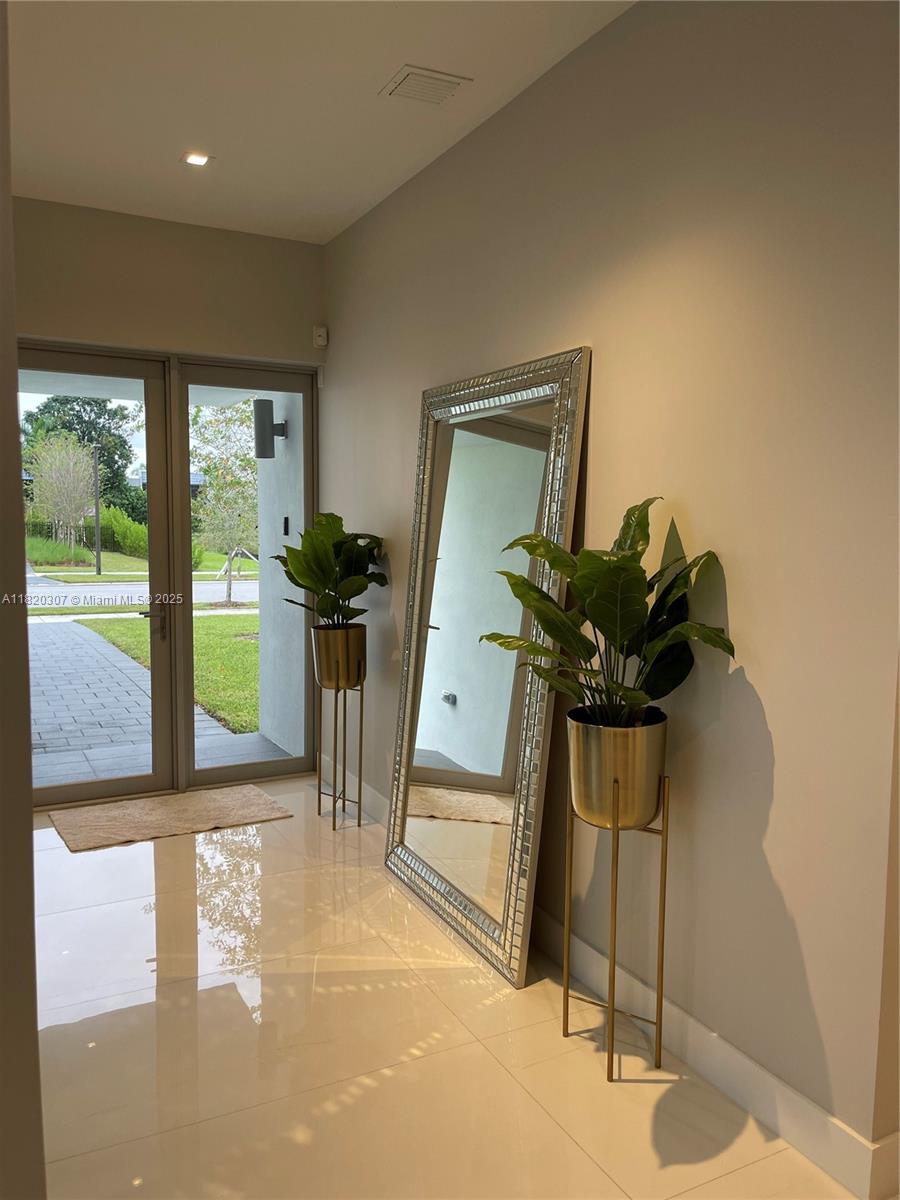 WESTON ESTATES - Residential