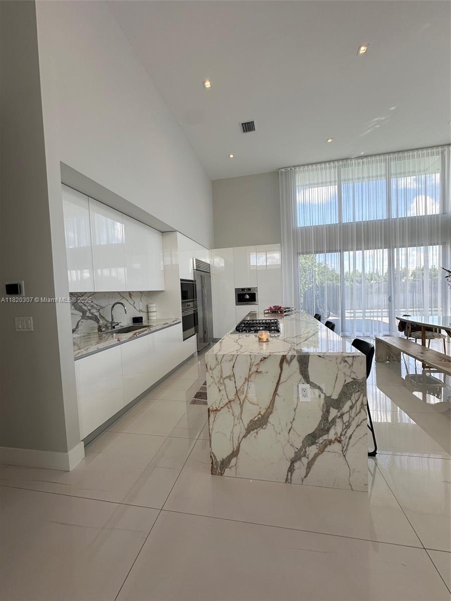 WESTON ESTATES - Residential