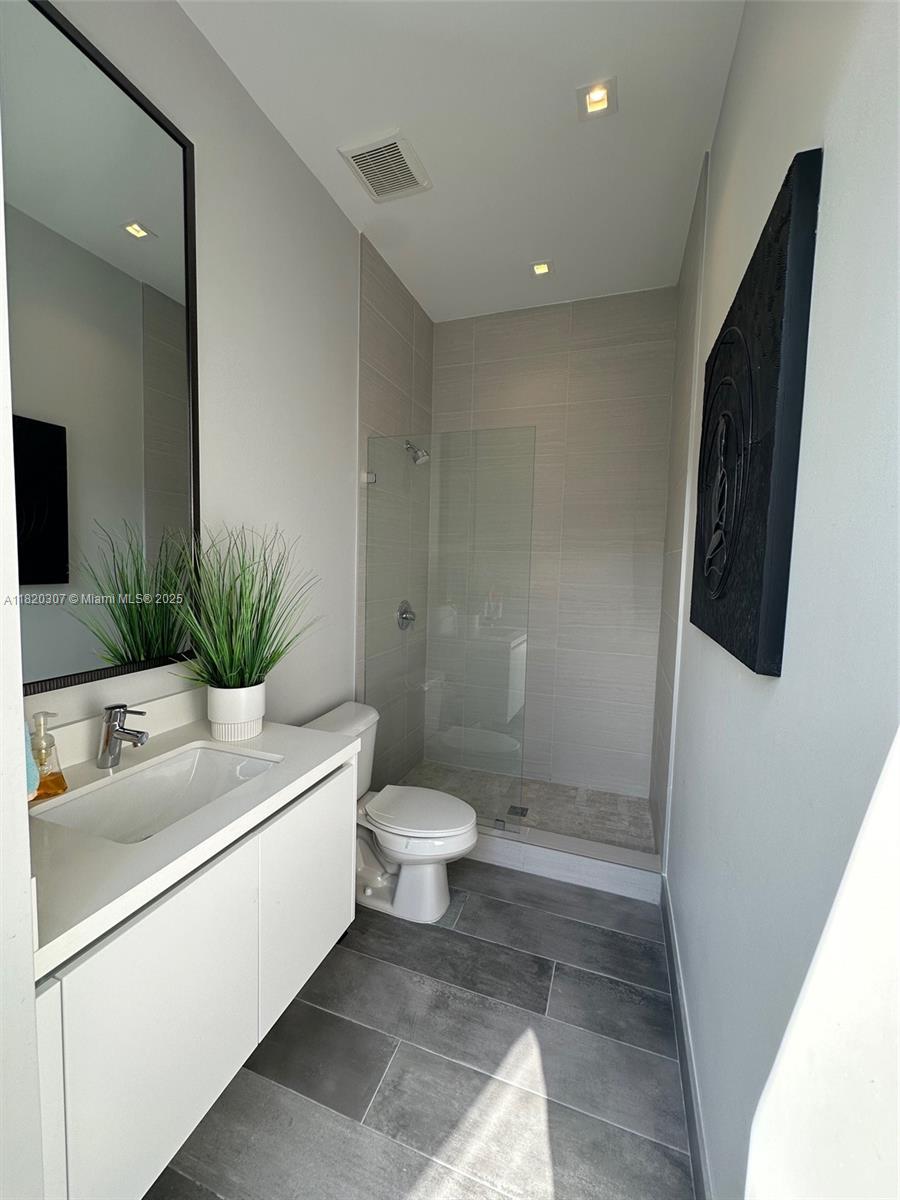 WESTON ESTATES - Residential