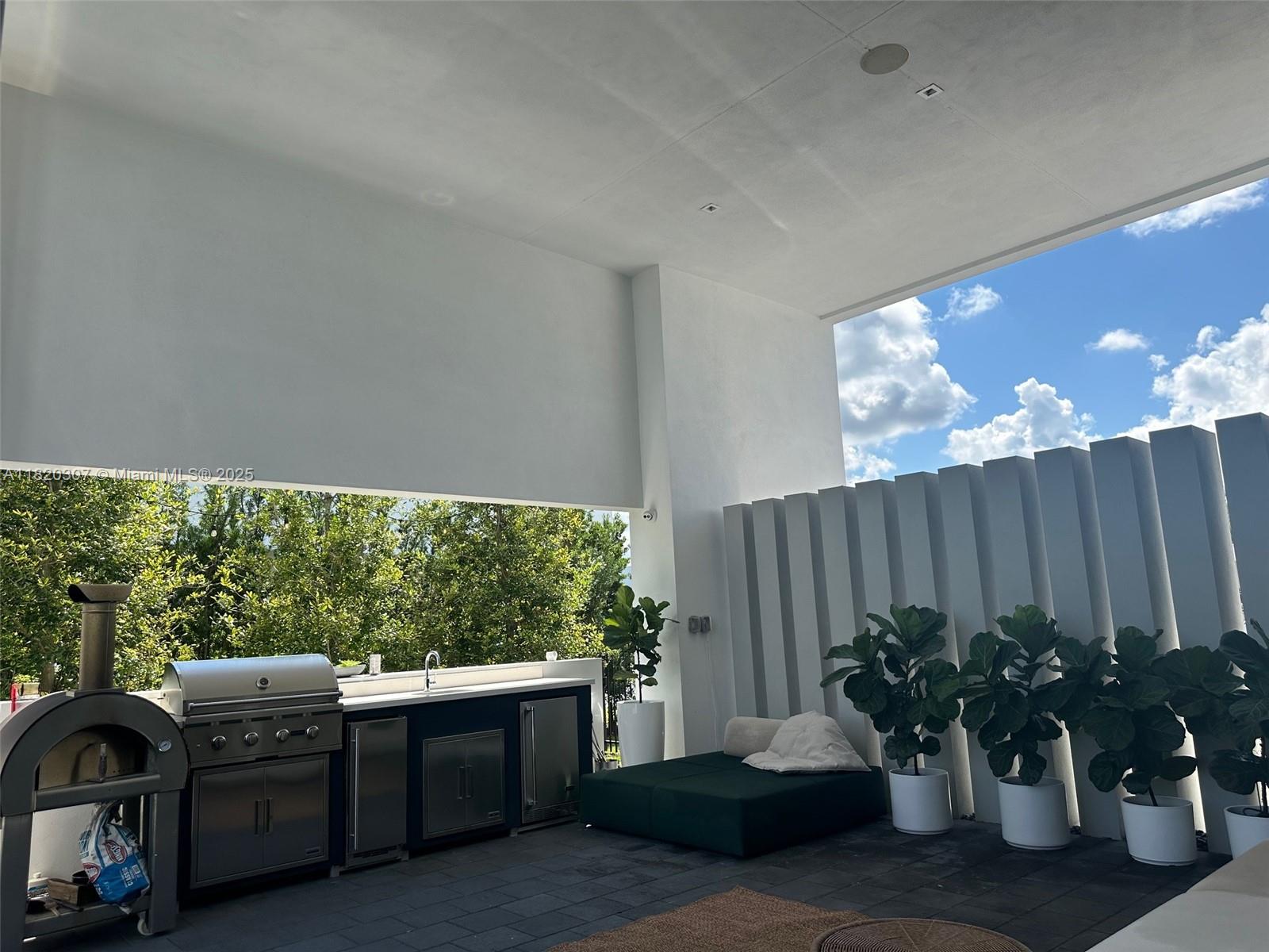WESTON ESTATES - Residential