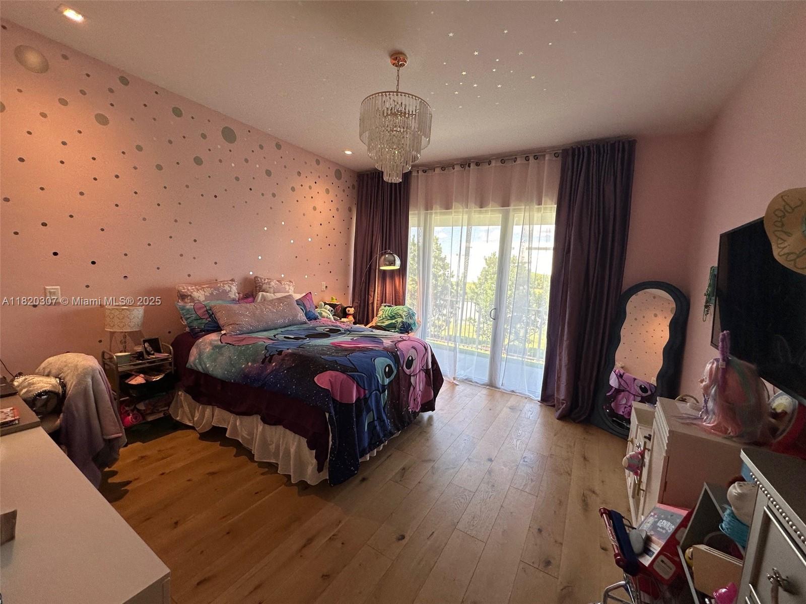 WESTON ESTATES - Residential