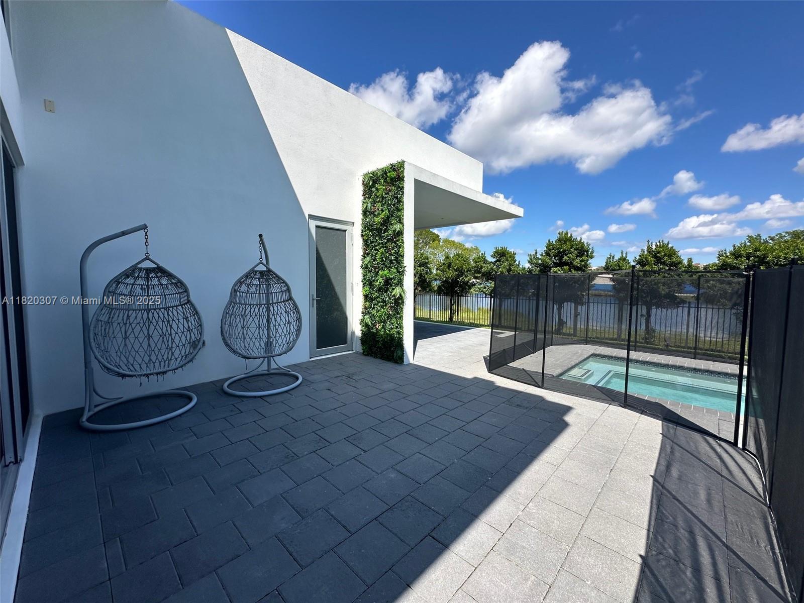 WESTON ESTATES - Residential