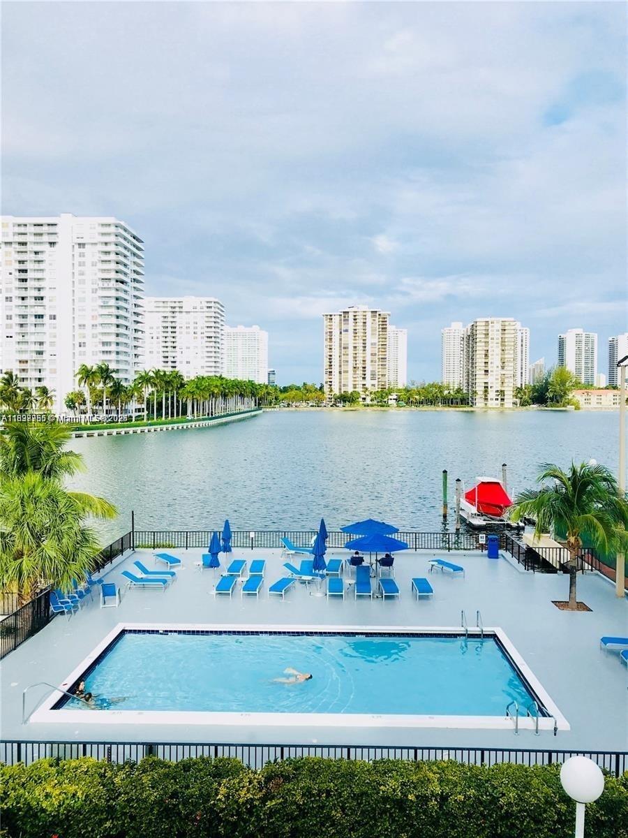 COMMODORE PLAZA CONDO - Residential