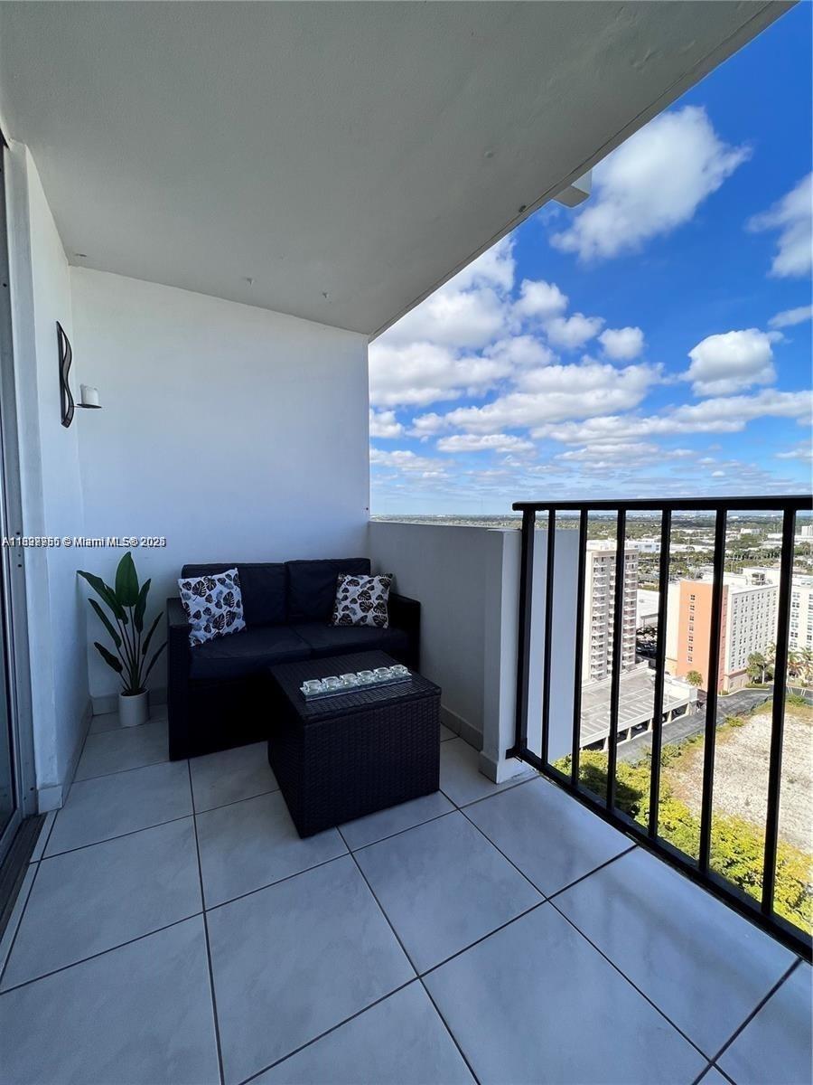 COMMODORE PLAZA CONDO - Residential