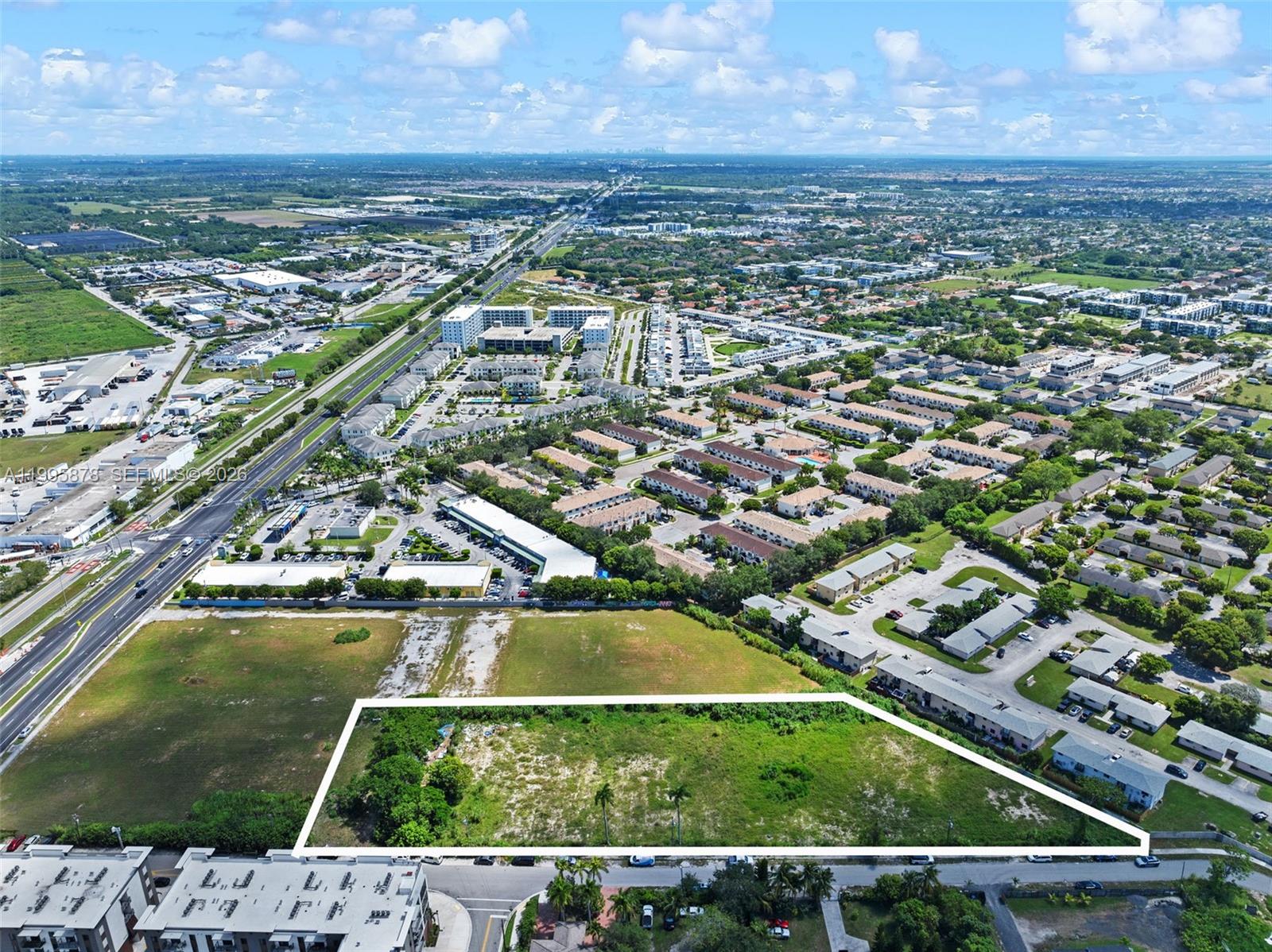 NARANJA TERRACE - Commercial Sale