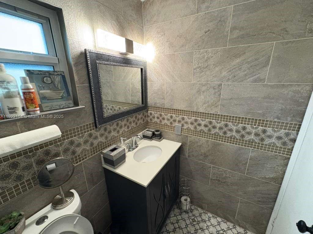 R Y K HOMESITES - Residential